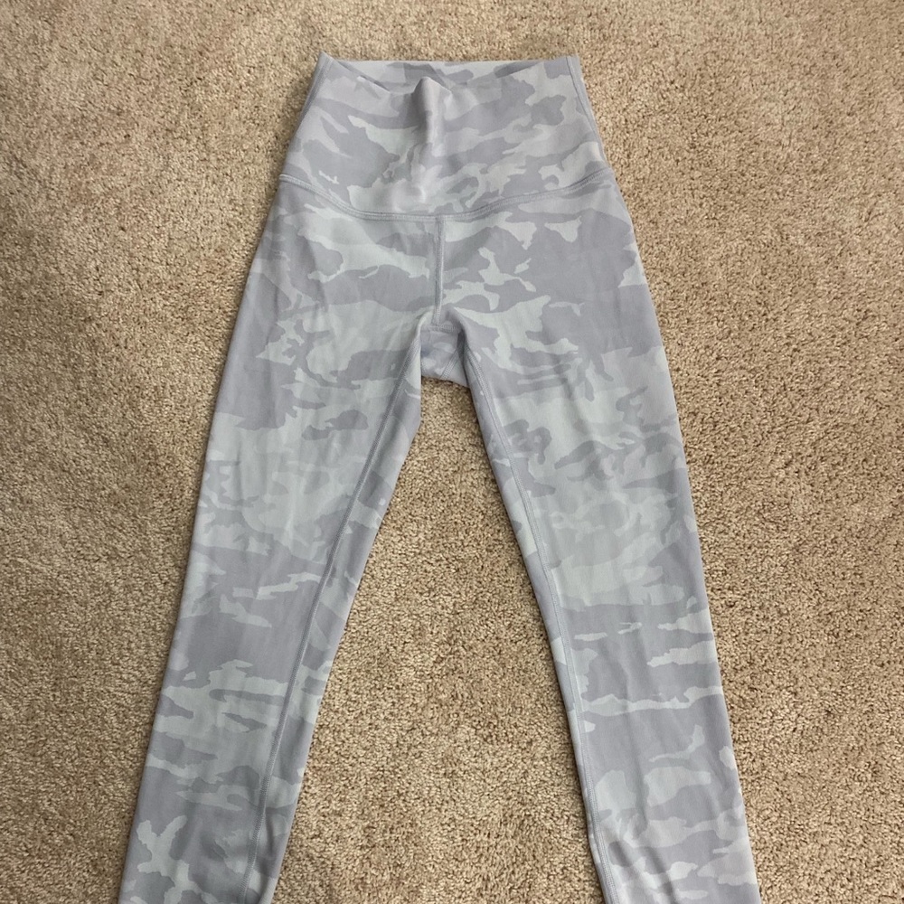 Lulu Lemon Wunder Under High-Rise Tight 28"